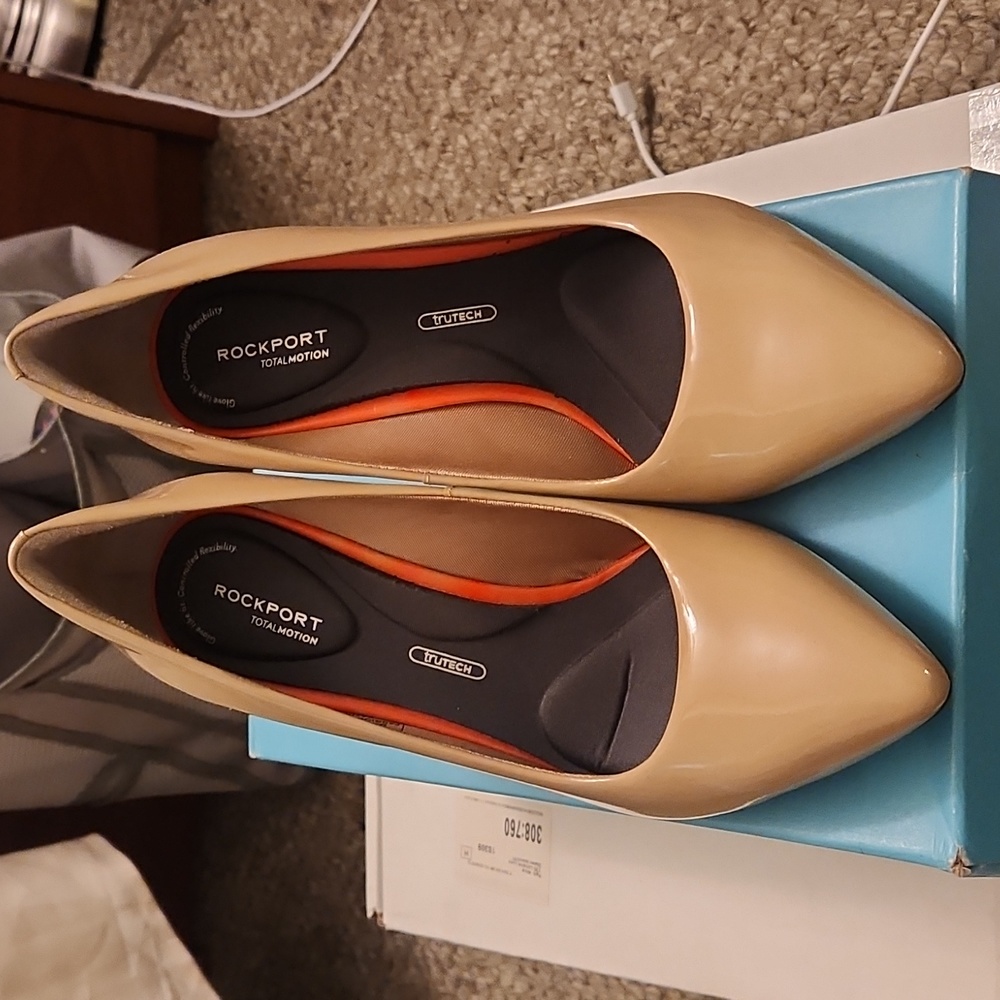 Rockport Beige Patent Pointed-Toe Heels